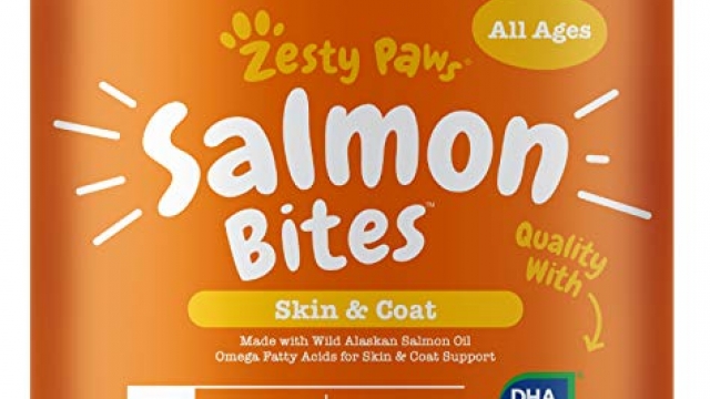 Salmon Fish Oil Omega 3 for Dogs – With Wild Alaskan Salmon Oil – Anti Itch Skin & Coat + Allergy Support – Hip & Joint + Arthritis Dog Supplement – Natural Omega-3 & 6 + EPA & DHA – 90 Chew Treats
